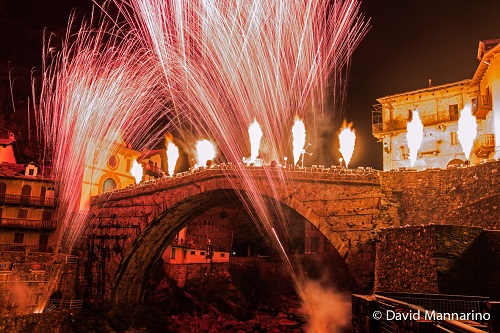 Fuochi d'artificio al Carnevale di Pont Saint Martin